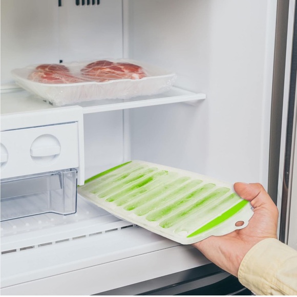 *NIP* 3 Pack Ice Stick/Cube Tray, Thin & Long for Sports/Water Bottles Silicone - Picture 5 of 13